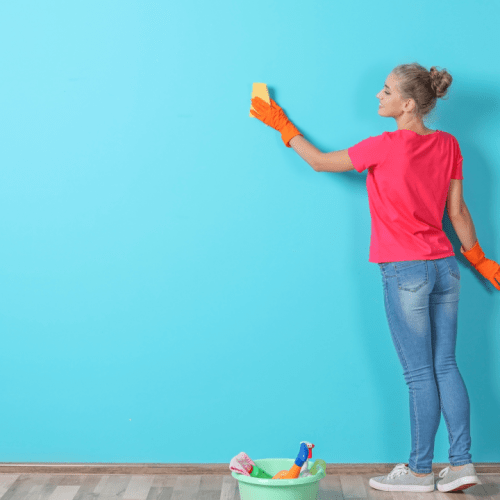 تمیز کردن دیوار رنگ شده